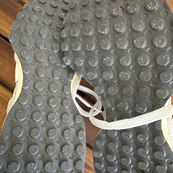 New Balance Beige and White Women's Sneakers - Picture 8 of 8